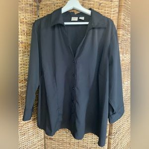 Black Covington 20-22W button down v neck blouse